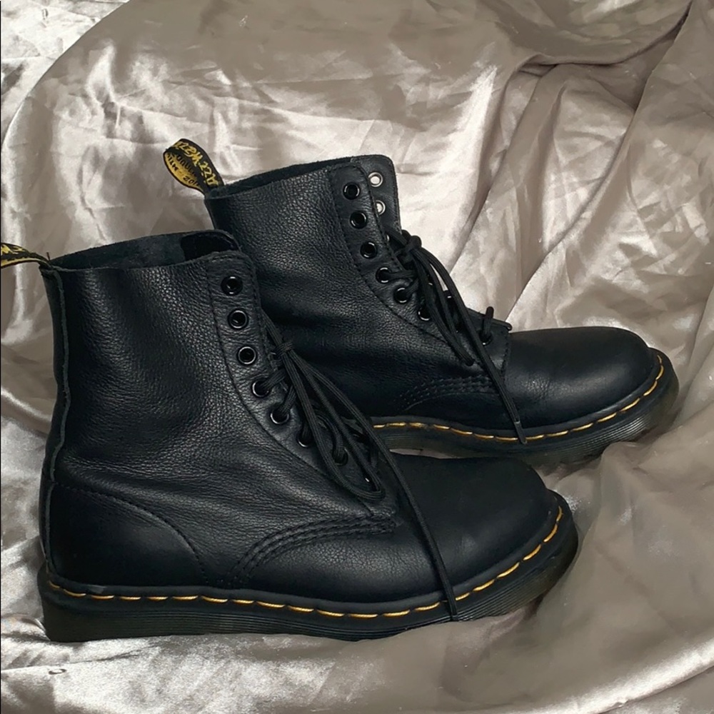 Dr. Martens 1460 Pascal size 5 Uk/ 7 Us.